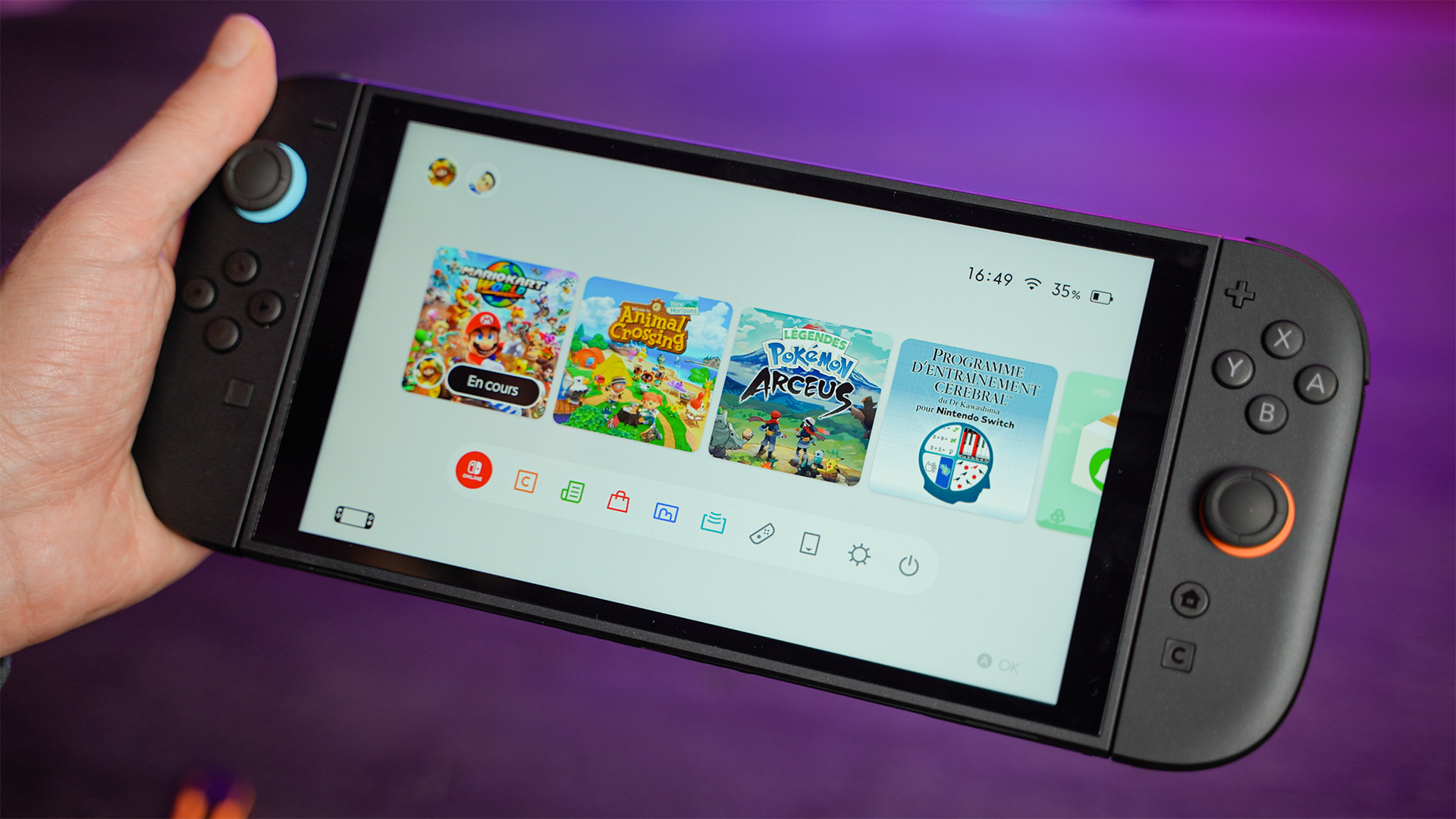 Nintendo Switch de première génération et Nintendo Switch 2 posées côte à côte